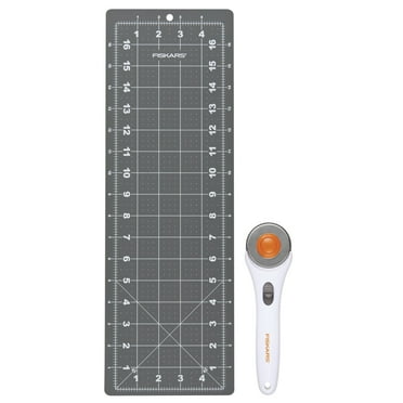 Fiskars 2 Piece Fabric Cutting Set (45mm Rotary and 6" x 18" Cutting Mat)