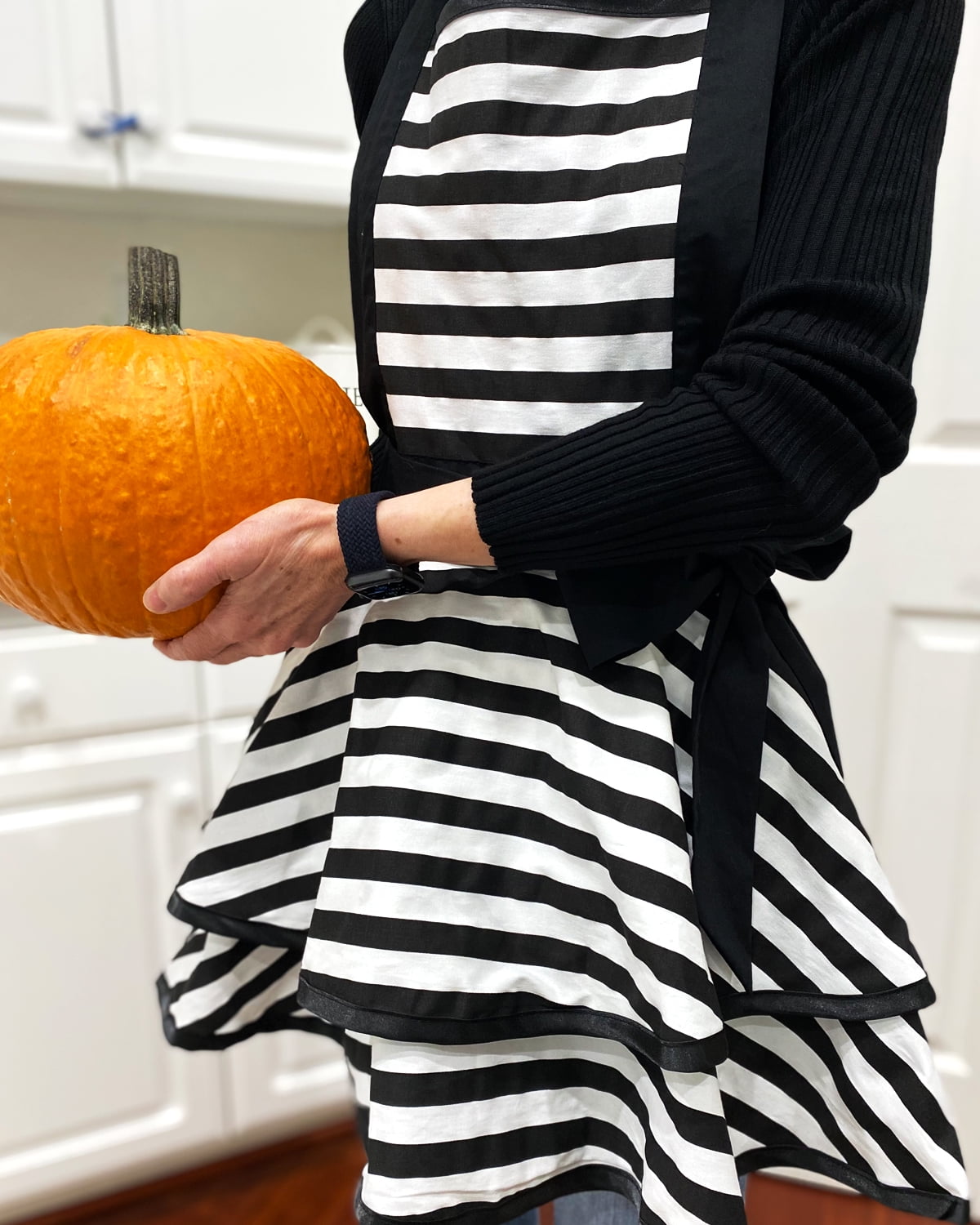 Wrapables Classic Vintage Apron, Sexy Cooking Apron, Black Stripe