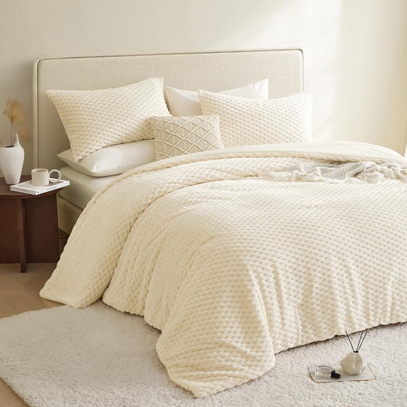 Fluffy Comforter Set - Ultra-Soft Cream White Flannel Thick Comforter for Bed, Luxury Warm Bedding Set for Winter & Fall, Cozy Fuzzy Bed Set 3 Pieces (1 Comforter & 2 Pillowcases)
