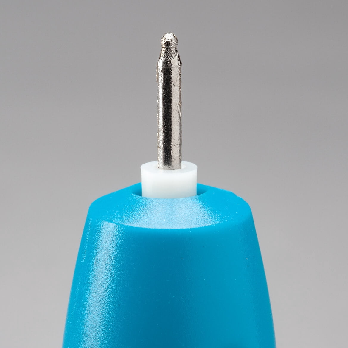 Battery Powered Engraver Tool, Works on Wood, Metal, Plastic, Glass - Pen Measures 7" Long x 1 1/4" Wide