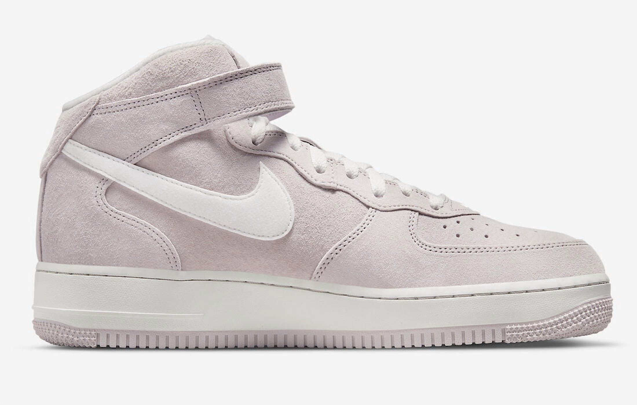 Nike Mens Air Force 1 Mid Basketball Shoes (10.5)