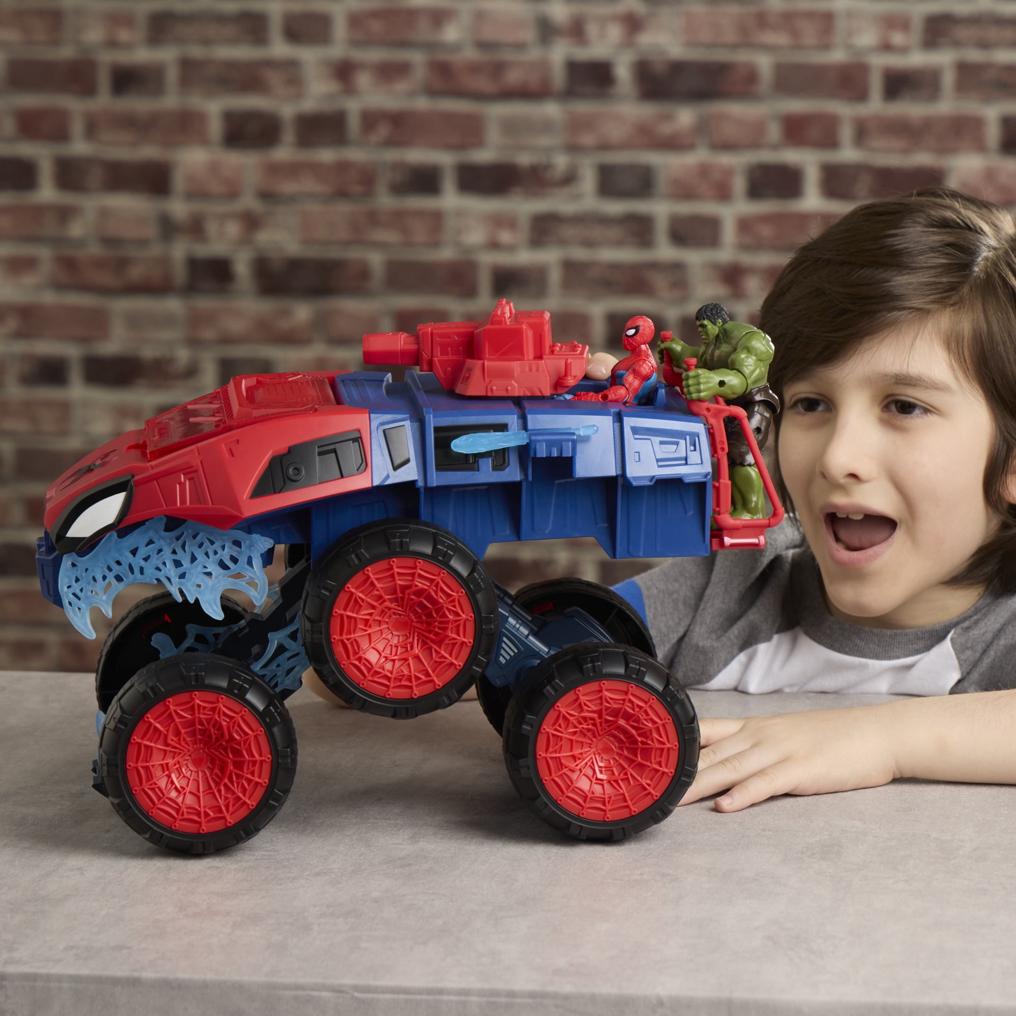 Marvel Spider-Man Brand New Day 2-In-1 Super Chompin Tank Action Figure and Toy Vehicle