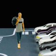 thumbnail image 4 of Mini 1:64 Diorama de personaje pintado Figura deportiva Muñeca Carretera Edificio Escenario equipaje hombre gris, 4 of 9