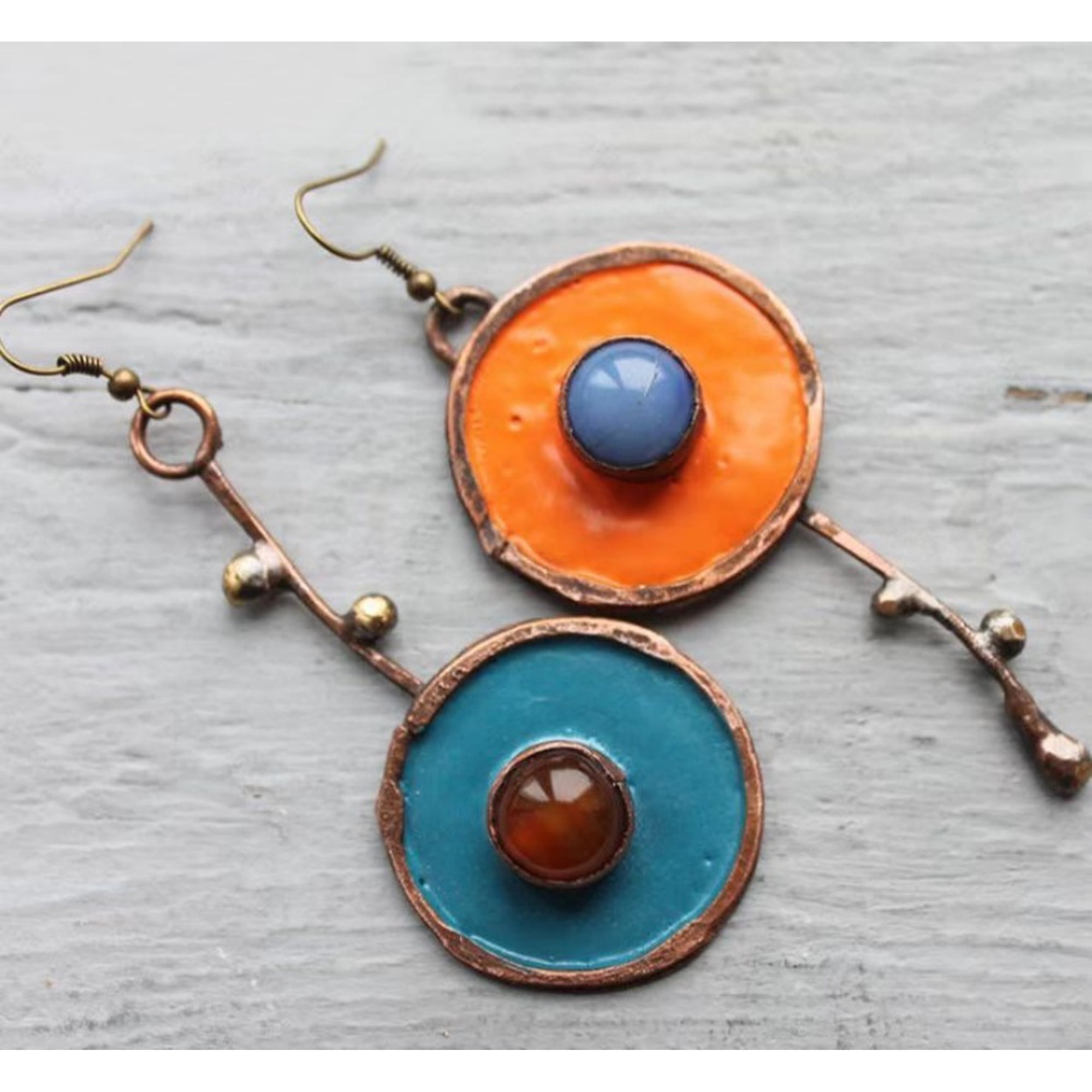 JennyShop Bronze Metal Painting Pendant Earrings for Women's Ethnic Orange Blue Stone Personalized Earrings Jewelry Accessories
