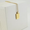 thumbnail image 3 of Collar con colgante de letra rectangular de acero inoxidable de Europa y Estados Unidos para mujer, cadena de clavícula con colgante de letra cuadrada de acero de titanio de 18 quilates, 3 of 6
