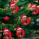 thumbnail image 5 of Colgante de árbol de Navidad de acrílico 2D con letras | Juego de 26 adornos con iniciales del alfabeto para decoración navideña, 5 of 6