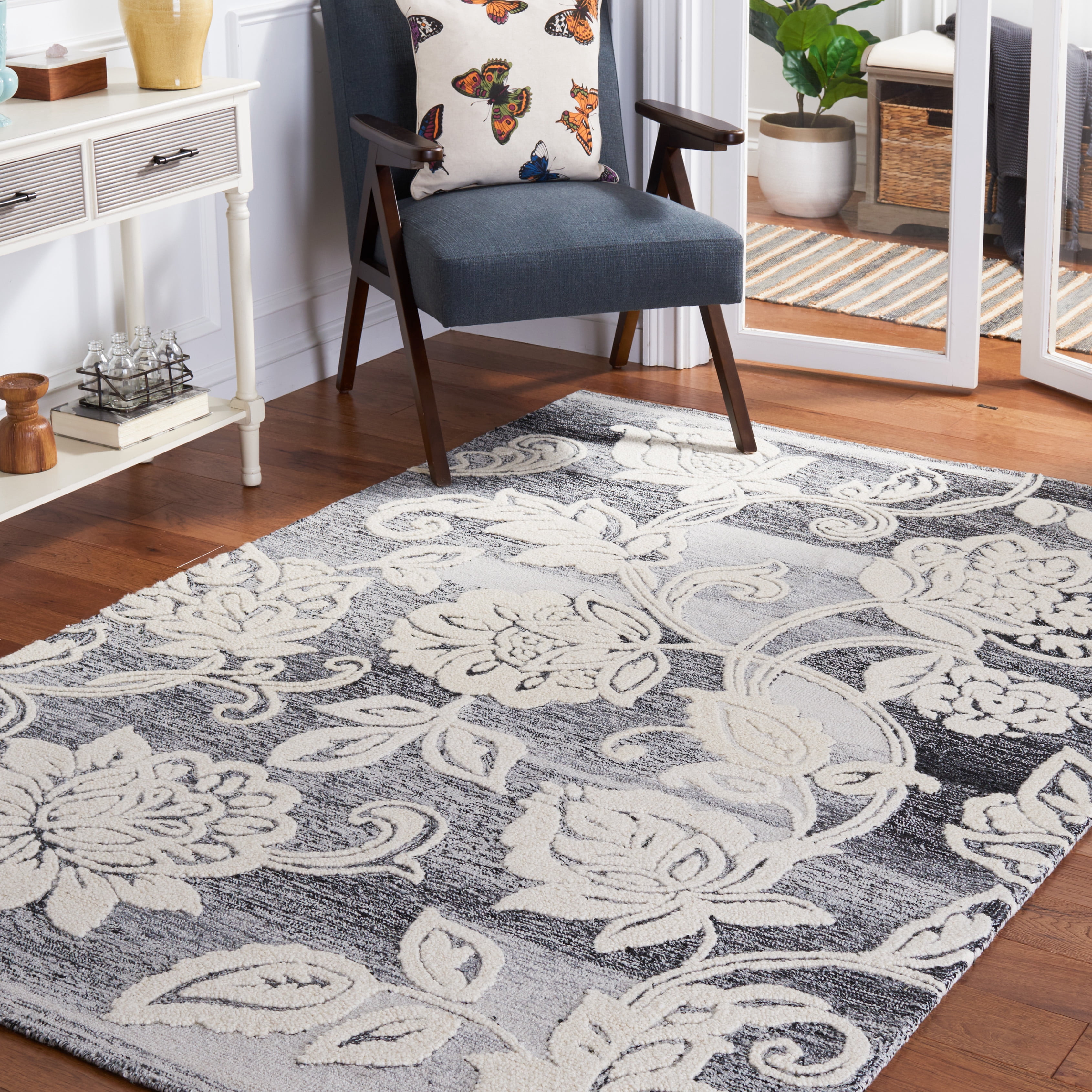 SAFAVIEH Jardin Isidor Floral Area Rug, Black/Ivory, 6' x 9'