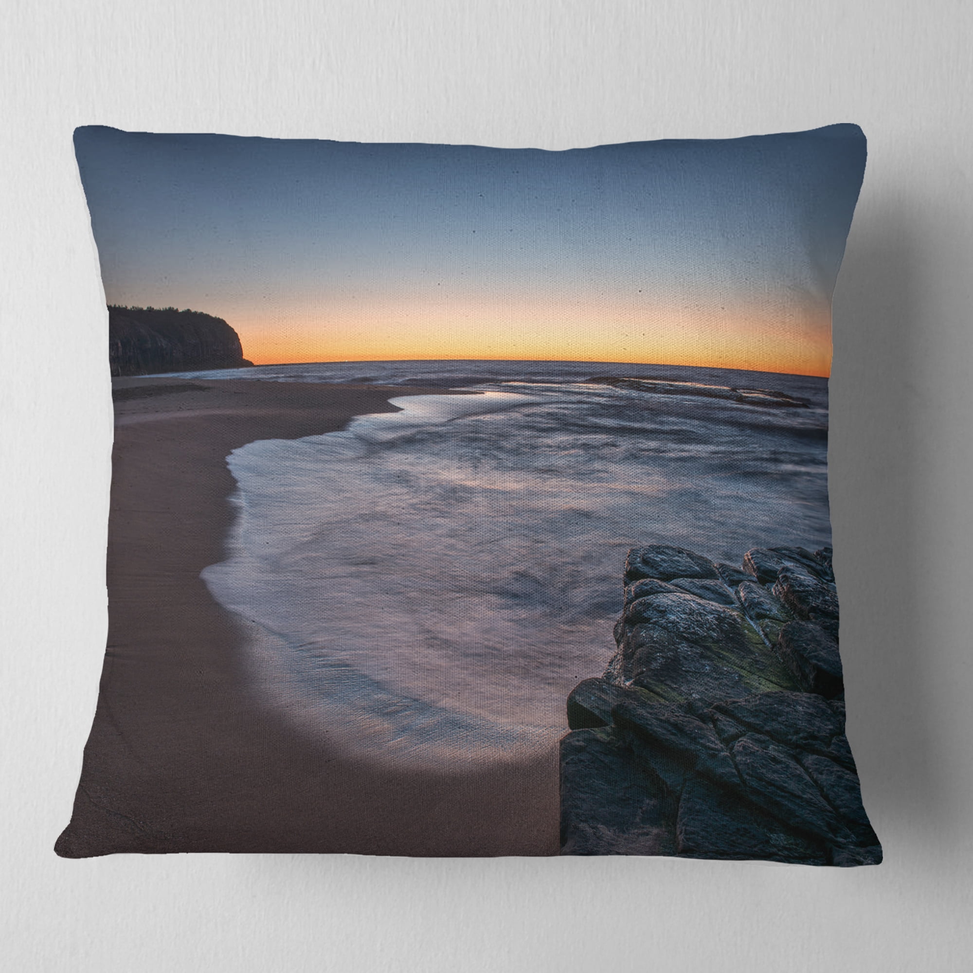 Designart Sunrise at Sydney Over Sea - Seascape Throw Pillow - 16x16