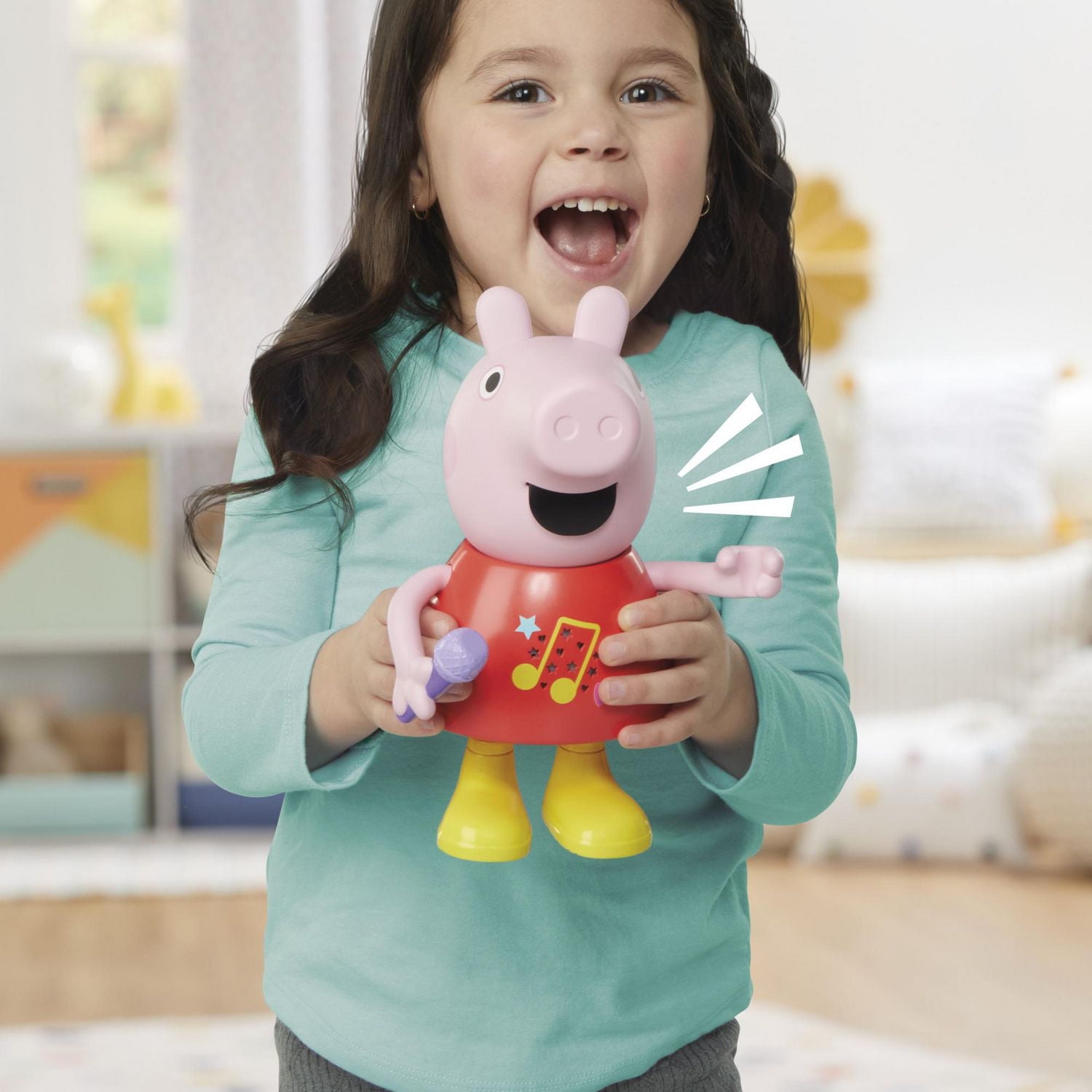 Peppa Pig Talk & Sing Peppa Doll - French Version, Ages 3 and up