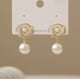 thumbnail image 1 of Pendientes de flores de perlas francesas con diseño de nicho bajo la luna, bonitos pendientes retro con aguja plateada para mujer, construcción duradera, 1 of 5