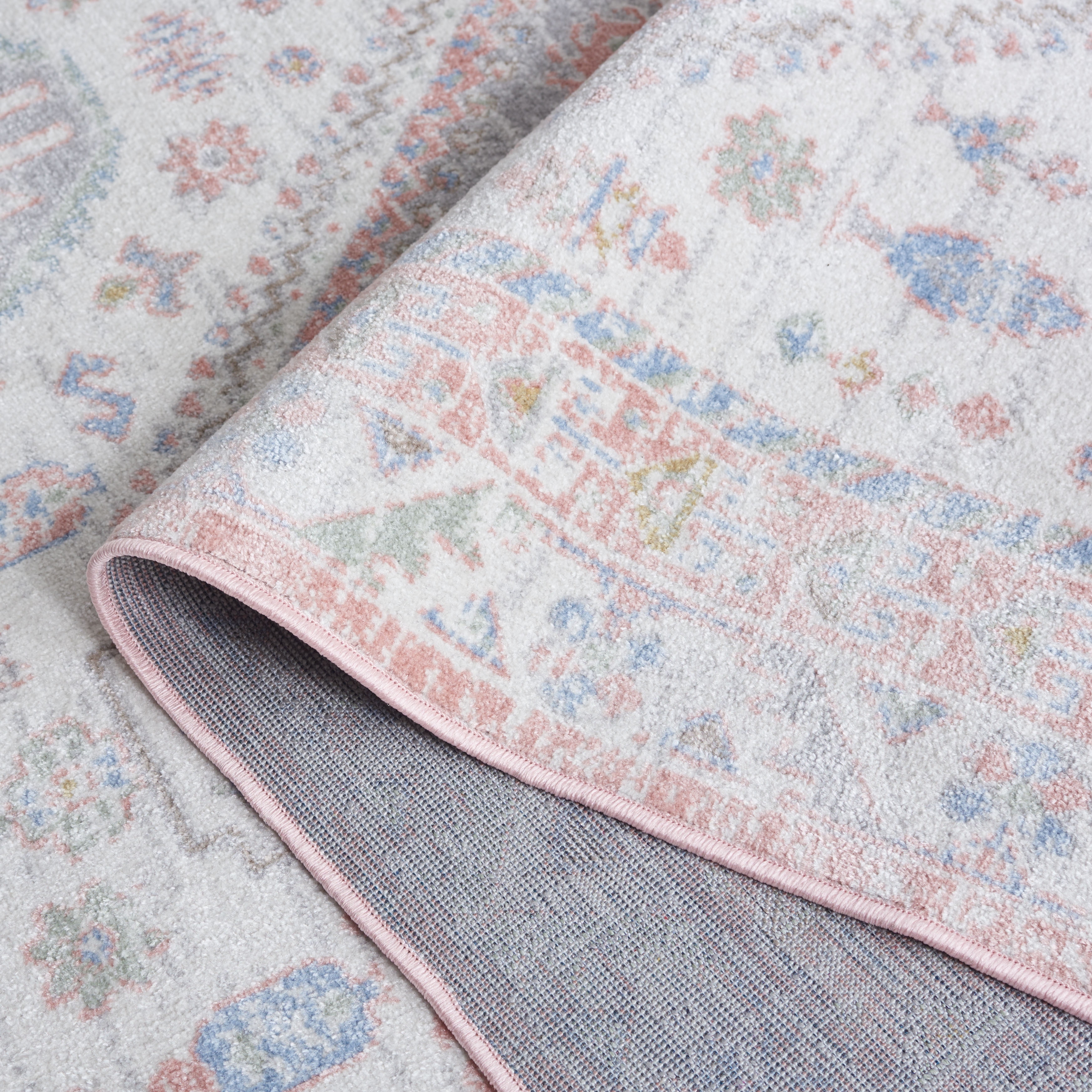 SAFAVIEH Bayside Sherwood Oriental Polyester Machine Washable Area Rug, Ivory/Blue Pink, 8' x 10'