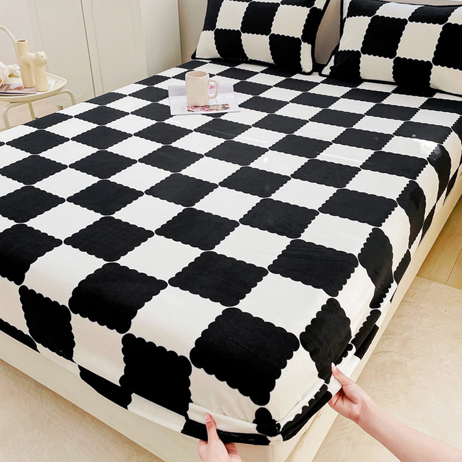 Hmgxay Fitted Sheet, Bed Mattress Protector, Cotton Quilted Cover, Non-Slip Breathable Bed Liner(47.2x78.7 Inches)