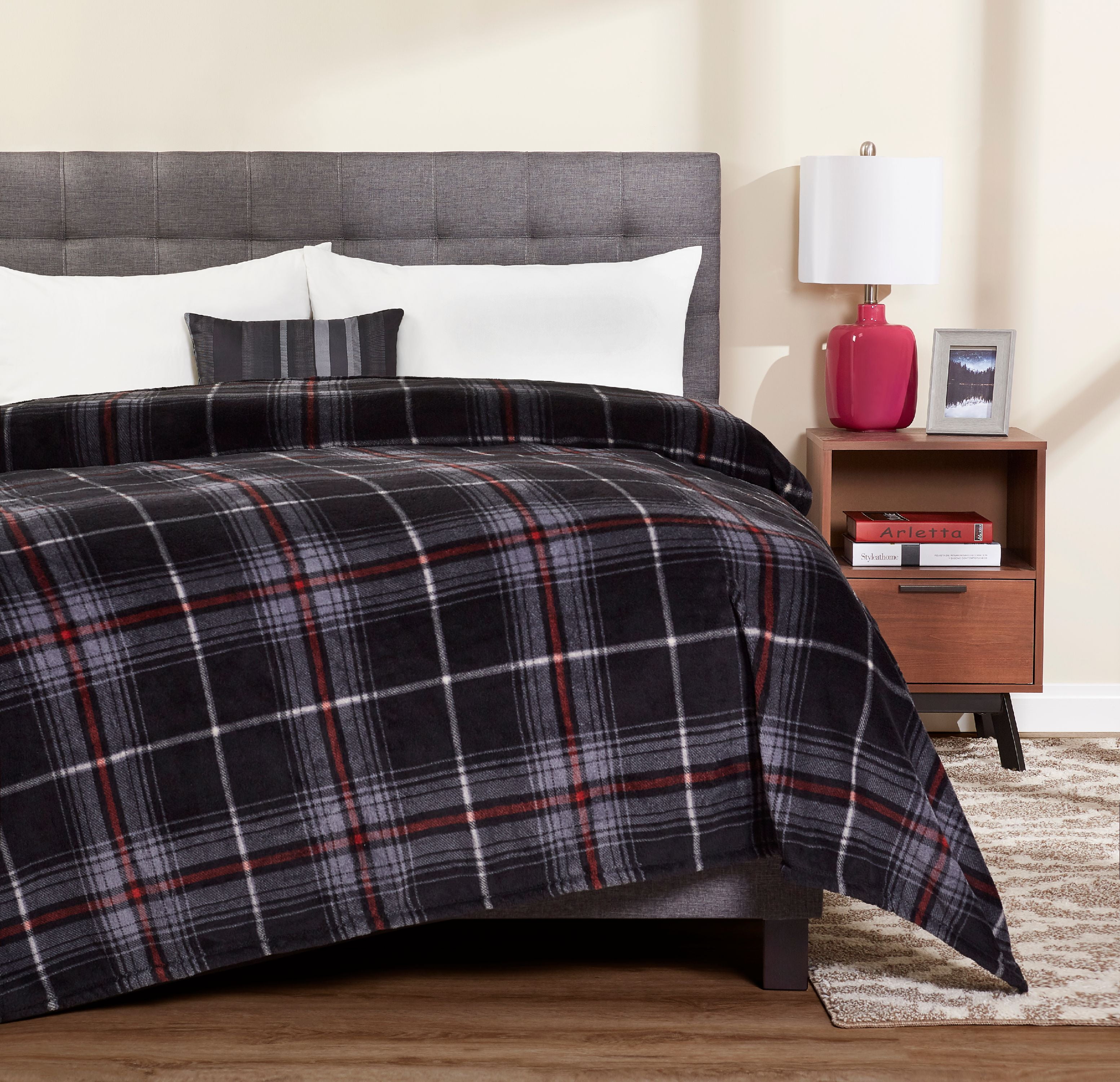 Mainstays Super Soft Plush Blanket, Twin, Dark Grey Plaid