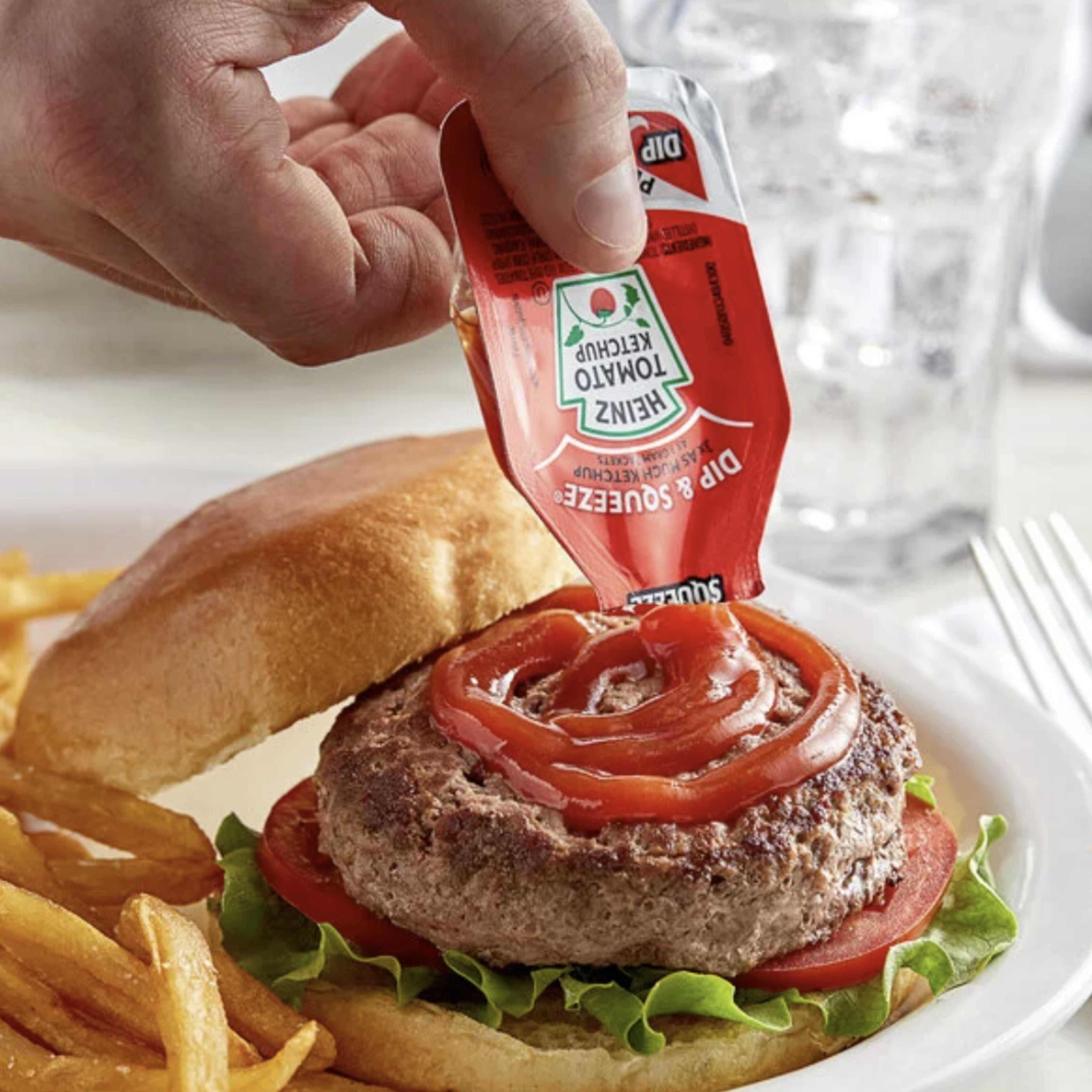 Heinz Tomato Ketchup Dip & Squeeze Packets – 0.95 oz Each (Pack of 20) – Peel to Dip or Tear to Squeeze, Single-Serve Condiment
