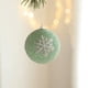 thumbnail image 3 of Bolas navideñas verdes flocadas | Juego de adornos navideños de espuma de 8 cm | Paquete de 6 adornos navideños para el hogar y fiestas, 3 of 5