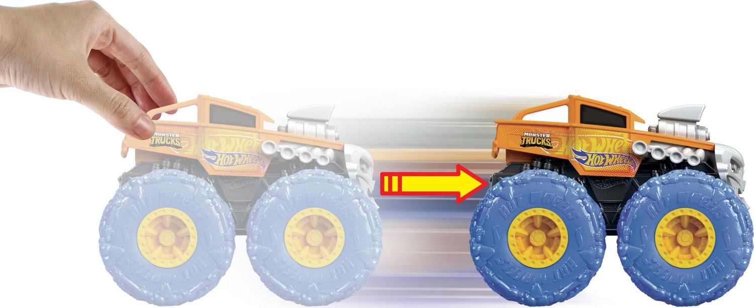 Hot Wheels Monster Trucks 1:43 Scale Rev Tredz Vehicle Bone Shaker with Friction Motor