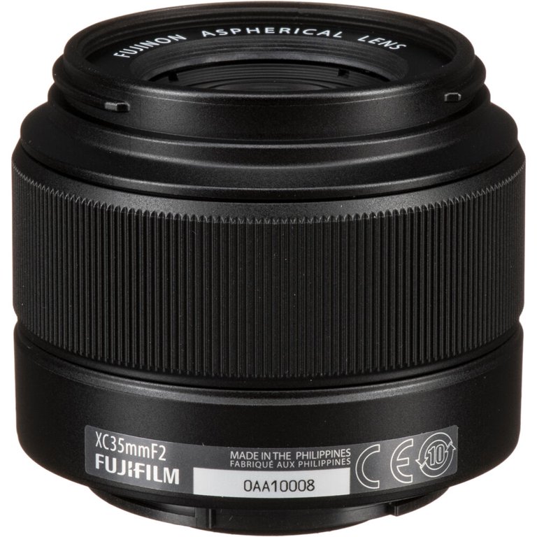 FUJIFILM XC 35mm f/2 Prime Normal-Length Lens with 7PC