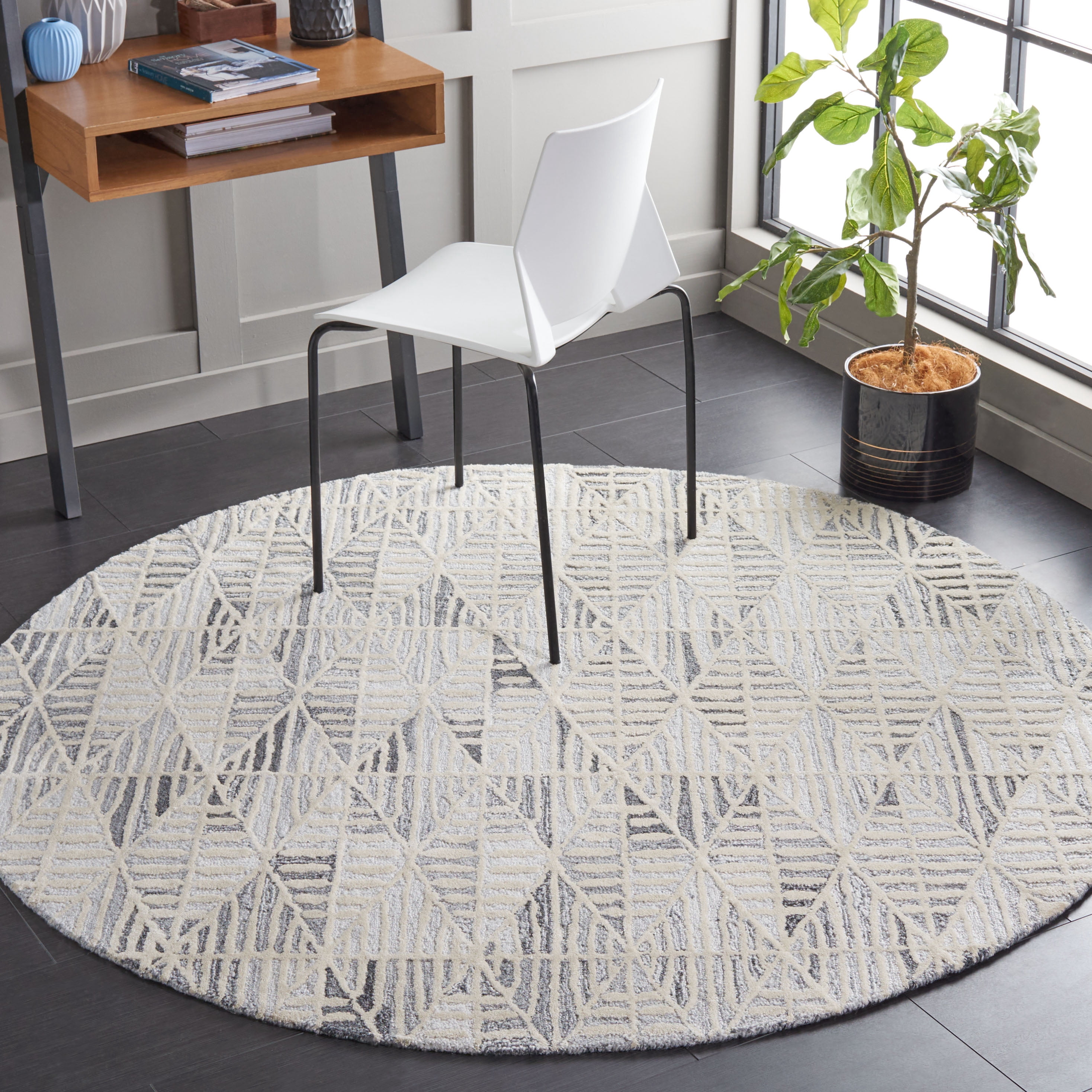 SAFAVIEH Ebony Abraham Diamond Area Rug, Grey/Ivory, 6' x 6' Round
