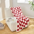 thumbnail image 4 of Manta Coze Cube a cuadros ultrasuave, color rojo navideño, 4 of 8