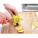 thumbnail image 3 of (Estilo de plástico) 1 pieza de cocina rebanador de frutas verduras tomate Clip titular limones herramienta de corte de patatas contenedor de pepinillos para mesa de comedor, 3 of 4
