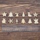thumbnail image 3 of 150 piezas de adornos de madera con temática navideña, mini rodajas de madera natural, rodajas de madera decorativas recortadas para adornos de árbol de Navidad colgantes, manualidades de bricolaje Xm, 3 of 5
