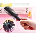 thumbnail image 2 of Rodillo profesional Quiff cepillo antiestático para secar cabello, 2 of 5