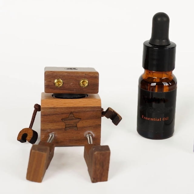 Figura de Hombre de Madera Temblorosa Hecha a Mano | Decoración para Salpicadero de Coche | Decoración de Escritorio de Madera | 10 Ml | Madera Única Lijada a Mano | Movimiento Suave y Múltiples Opci