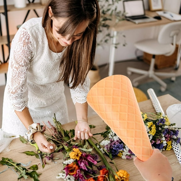 OUNONA Brown Paper Cones for Decor Simulated Ice Cream Cone Look for Wedding Party and Bouquet Packaging 10pcs