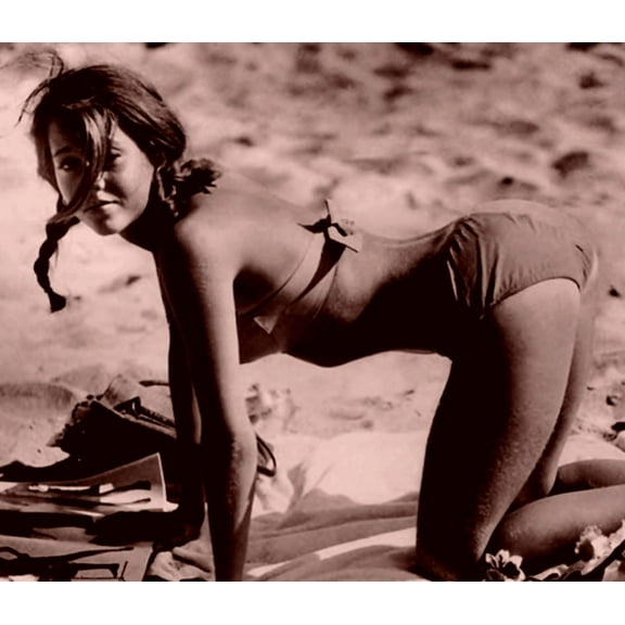 Jane Fonda - Crawling on Beach  Photo Print (10 x 8)