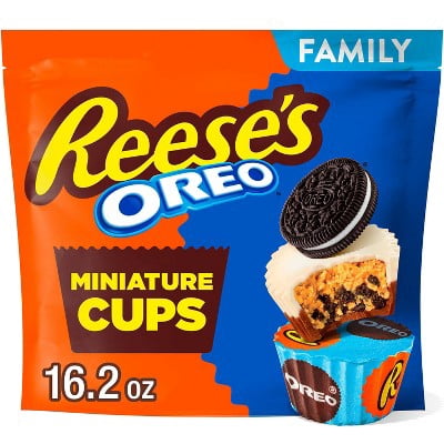 Reese's with OREO Milk Chocolate and White Crème Peanut Butter Cups Candy - 16.2oz