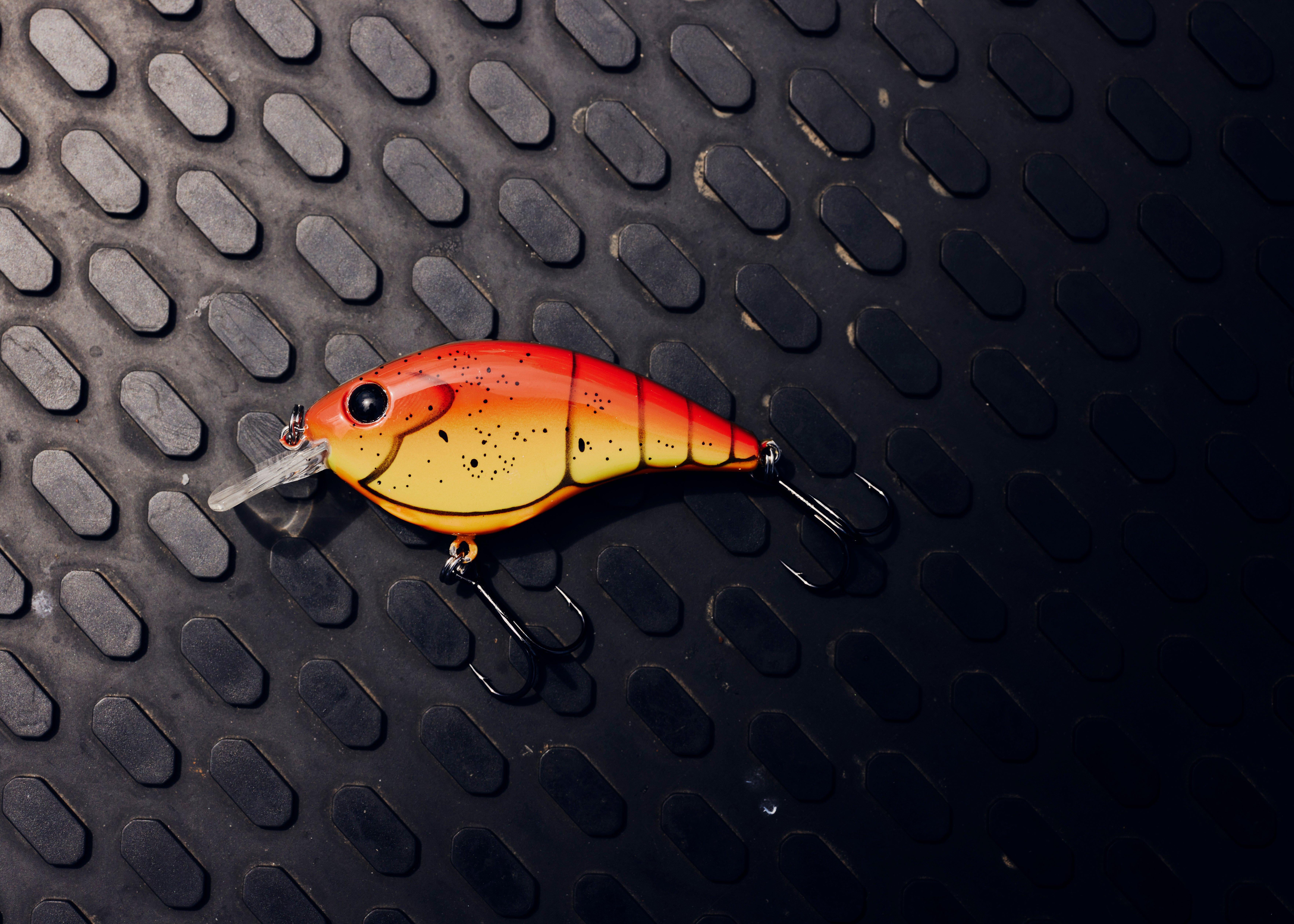 Berkley Clickin’ Frittside Lure, Firetail Green Craw, 5 Junior (1/4 oz)
