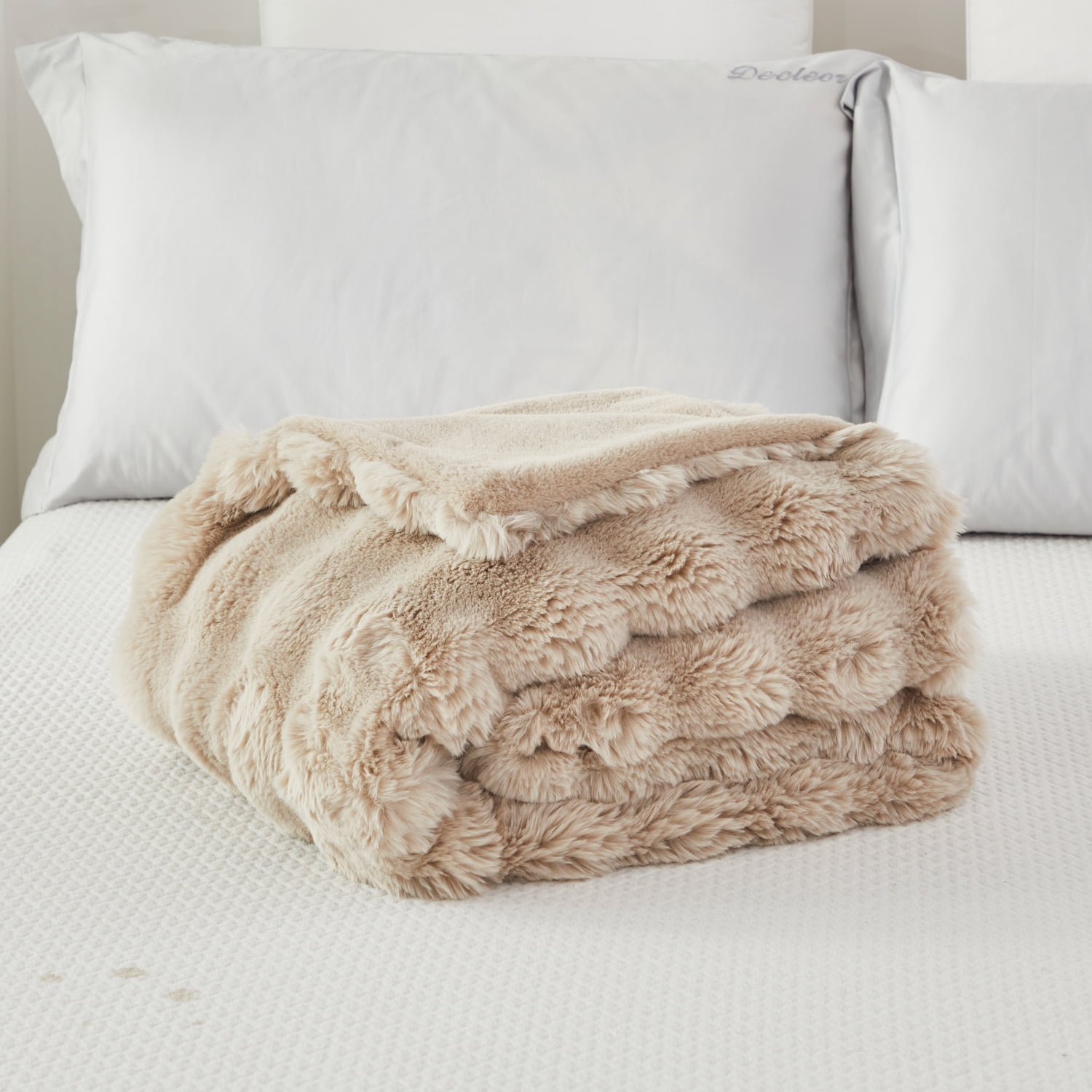 URBONUR Taupe Faux Rabbit Fur Bubble Throw Blankets for Couch Bed Sofa, Soft Warm Thick Throws and Blankets, Fluffy Fuzzy Plush Throw Blankets 51×63 Inches