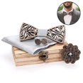 thumbnail image 2 of Pajarita de madera hecha a mano clásica para hombre Bowknot Pajarita hecha a mano de madera oso de fresa Hogar, 2 of 4