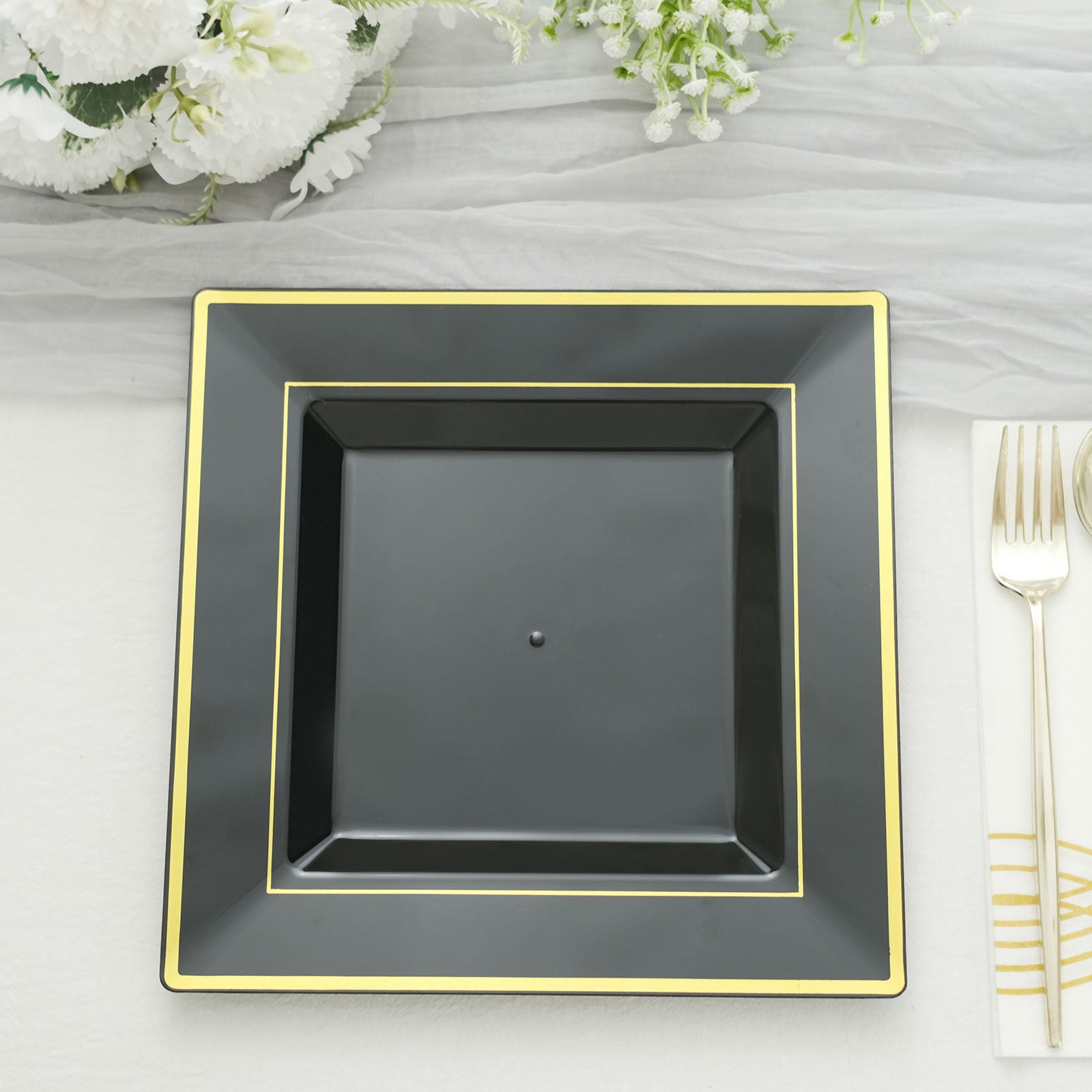 Efavormart 10 Pack 10" Black Square Plastic Disposable Dinner Plates