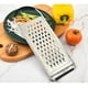 thumbnail image 2 of Rallador de queso de acero inoxidable Rallador plano de mano con mango antideslizante Utensilio de cocina para verduras, patatas y mantequilla, 2 of 4