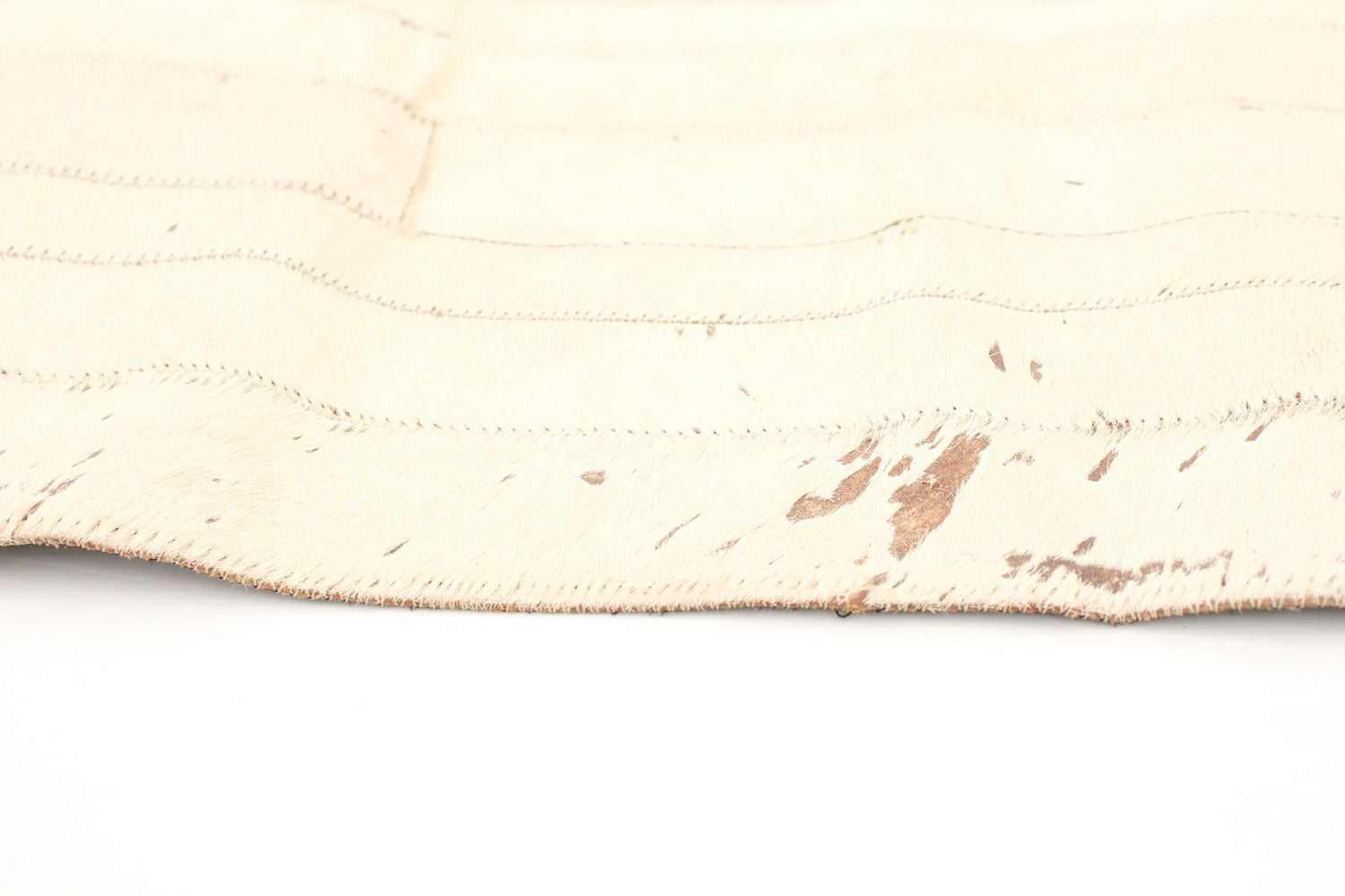 ECARPETGALLERY 4'8" x 6'6" Contemporary Cowhide Patchwork Handmade Area Rug for Living Room, Dining Room and Bedroom in Ivory