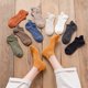 thumbnail image 4 of Calcetines de hombre Calcetines de algodón de color liso Calcetines cortos inclinados Calcetines clásicos de color liso de moda para hombre Calcetines cortos de primavera y verano, 4 of 6