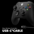 thumbnail image 2 of Controlador de juegos Xbox Wireless 2025 con cable USB-C - Negro, 2 of 6