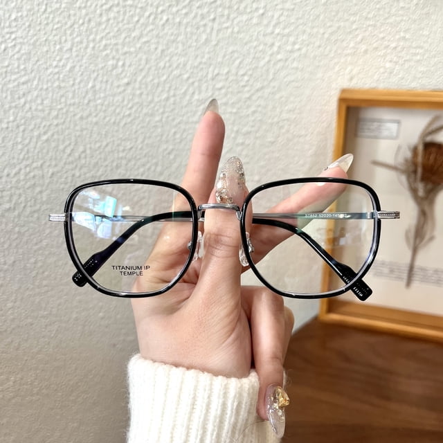 Gafas de moda con montura de semititanio, montura de gafas poligonales tr90, montura de gafas de cara fina, montura de gafas de miopía blanca