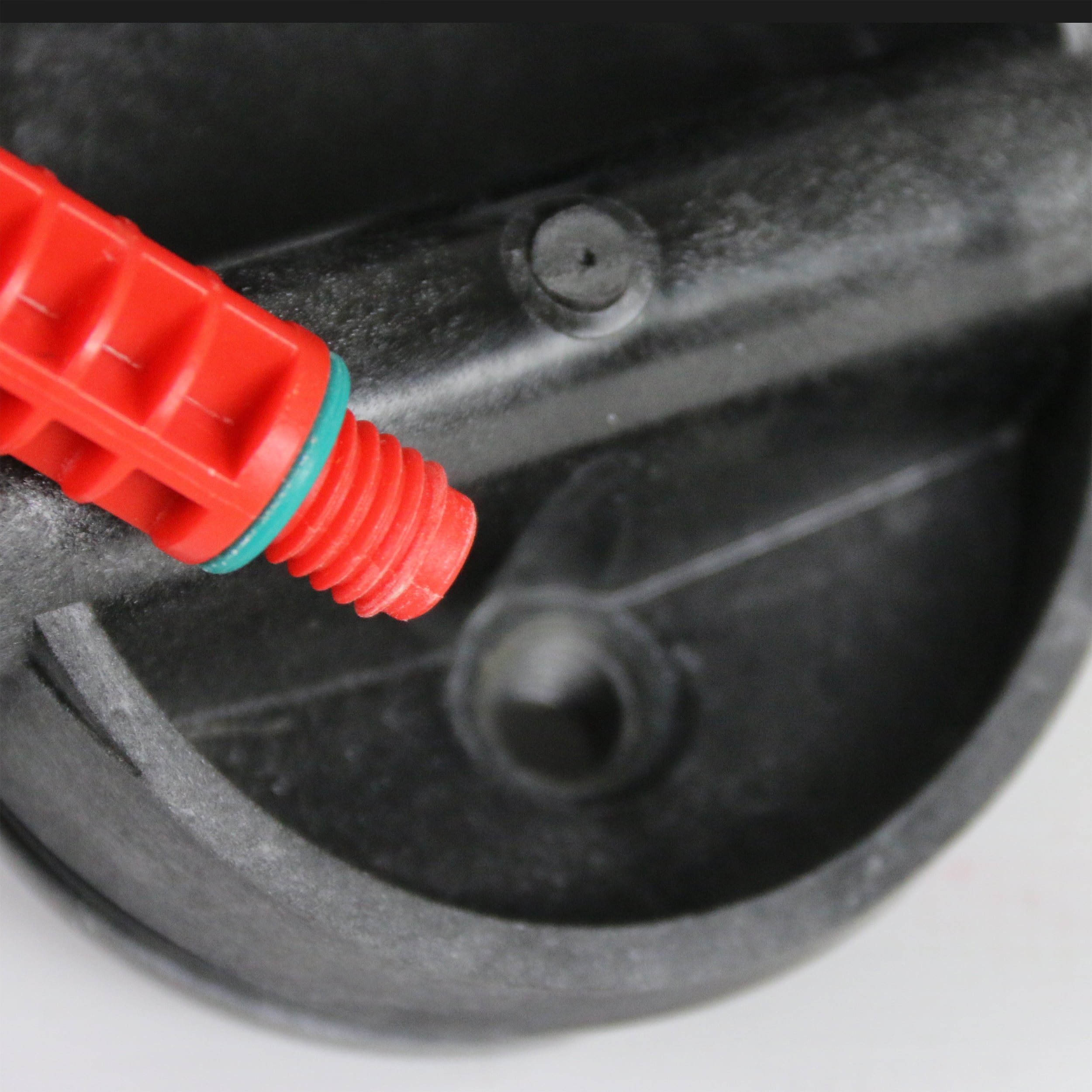Chapin 4700: 16-ounce HydroFeed In-Line Fertilizing Injection System for Sprinklers and Direct Hose Use