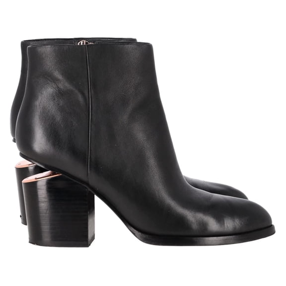 Pre-Owned Alexander Wang Gabi Ankle Boots in Black Leather
