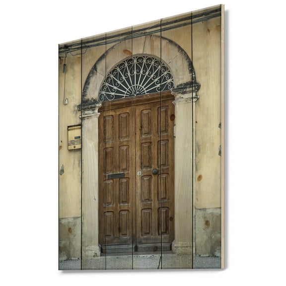 Designart 'Vintage Door in Sicily' Vintage Print on Natural Pine Wood' Vintage Print on Natural Pine Wood