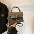 thumbnail image 4 of Bolsos pequeños de moda de alta calidad que combinan con todo para mujer, bolsos cruzados de nuevo estilo otoño e invierno 2025, 4 of 5