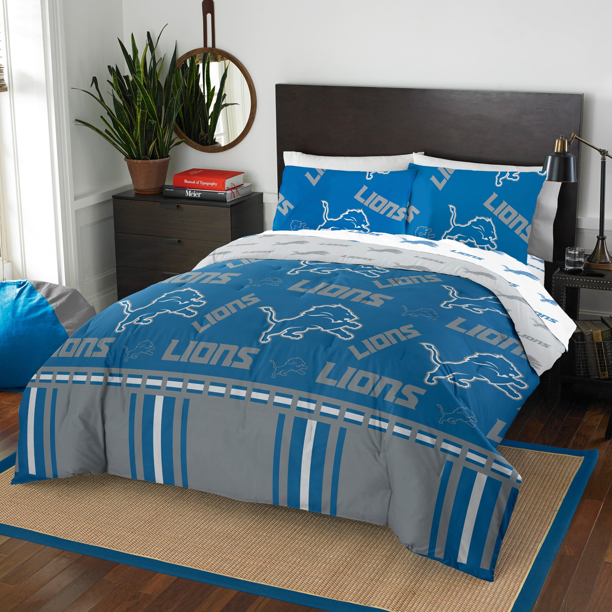 Detroit Lions Super Plush Mink Diagonal Bed Pillow