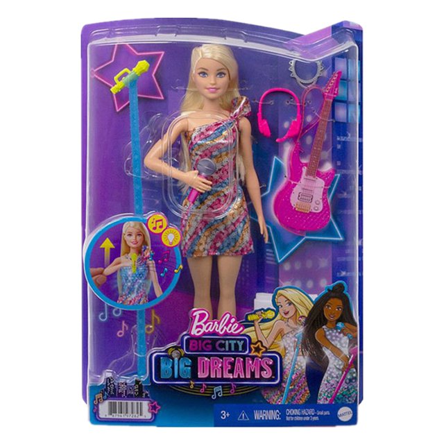 barbie big city big dreams-muñeca malibu music barbie doll juguete para jugar a las casitas eléctrico niñas cumpleaños regalo coleccionable gyj23 muñeca Barbie Malibu con vestido brillante multicolor en empaque frontal transparente morado; accesorios musicales visibles: micrófono, soporte, guitarra rosa y audífonos; funciona con pilas, medidas 3.4 x 7 x 30 cm, adecuada para juego de roles y a menudo usada para exhibición de colección.