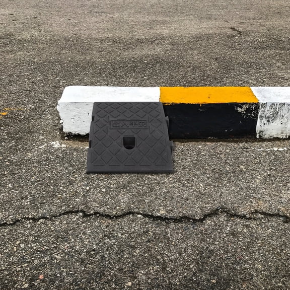 Nomive 2.7" Rise Height Curb Ramp Interlock Curb Ramps for Driveway Low Cars Vehicles SUV Truck Motorcycle Wheelchair Bike