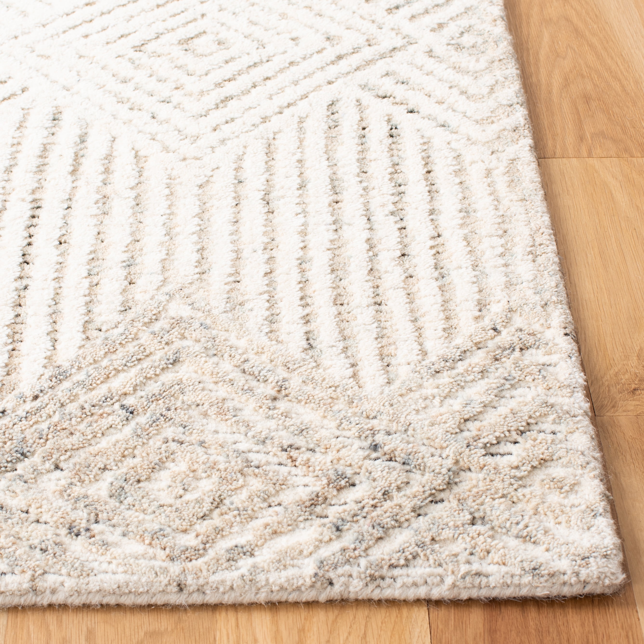 SAFAVIEH Metro Rosalin Diamond Area Rug, Beige/Ivory, 8' x 10'