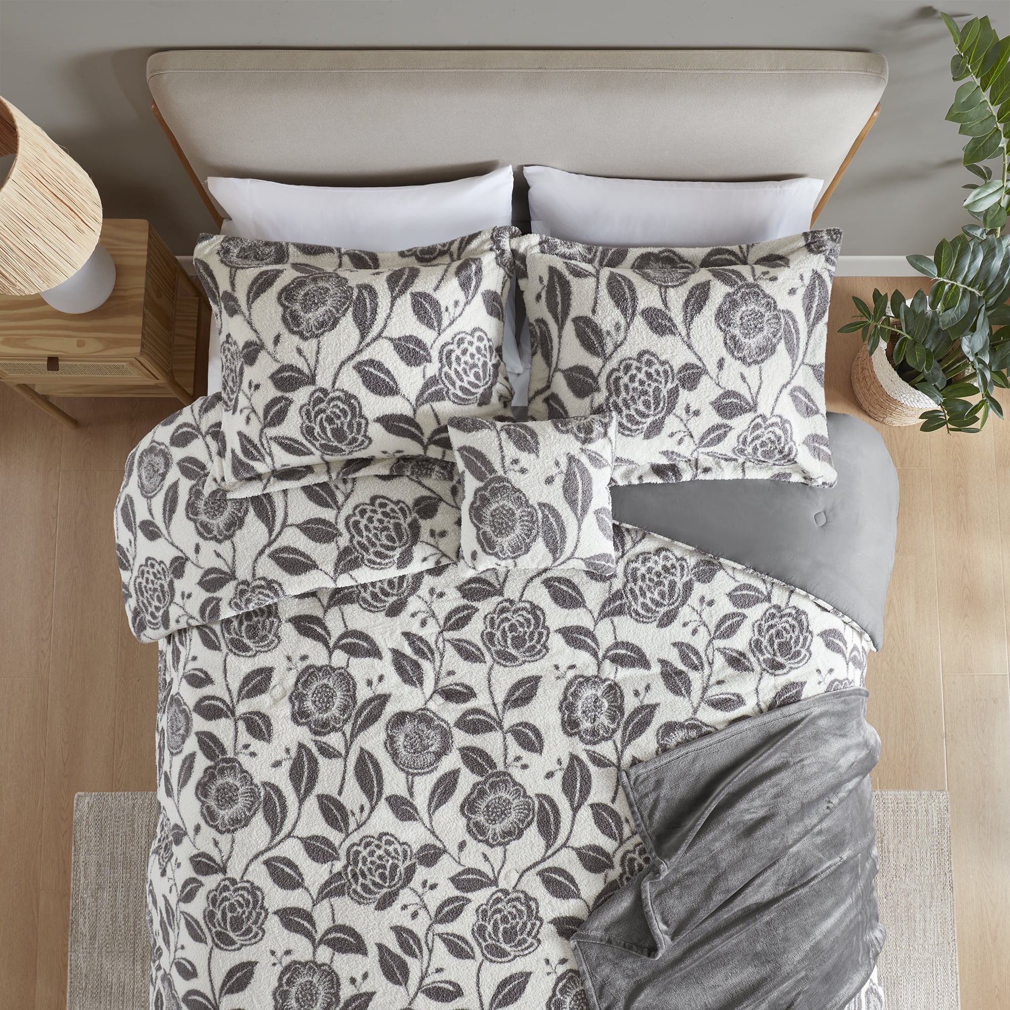 Mainstays King Comforter Set, All-Season, 5-Piece, Grey Floral Cozy Plush