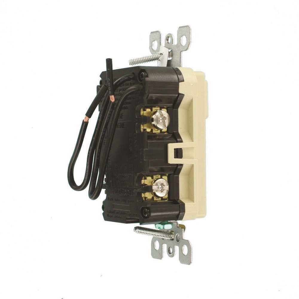 Leviton C91-GFSW1-00I 15 Amp Ivory SmartlockPro Self-Test GFCI