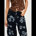 thumbnail image 4 of Vaqueros Rectos, Holgados, Informales, de Tiro Medio y Pierna para Mujer, Estilo Boyfriend Y2K, Pantalones Cortos de Mezclilla Flores Negras XXL, 4 of 10